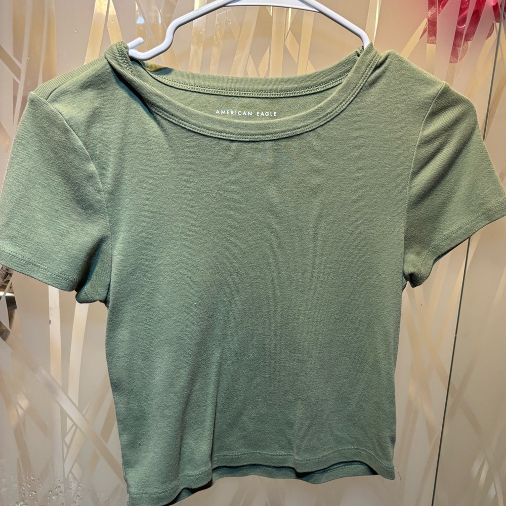 american eagle cropped top